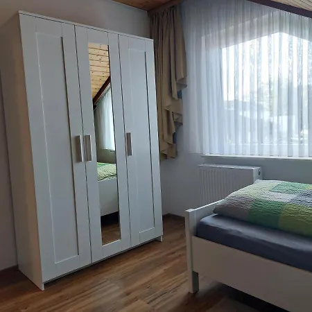 Moderne - Neu Renoviert - Ruhige Lage Apartamento Waldachtal