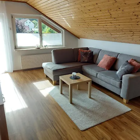 Moderne - Neu Renoviert - Ruhige Lage * Waldachtal