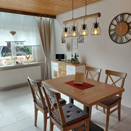 Moderne - Neu Renoviert - Ruhige Lage Apartment